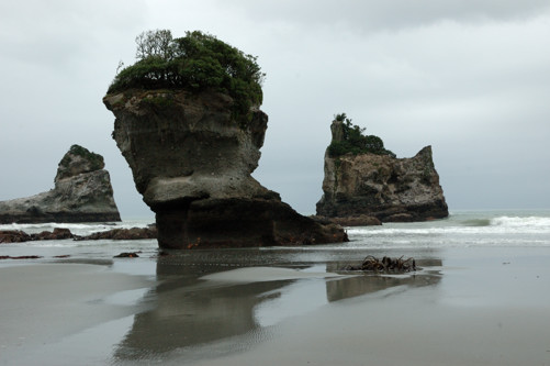 Motukiekie Beach rock formation